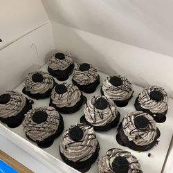 Dimare Pastry Shop - Oreo cupcakes