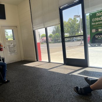Oil Guys - Front office - Oil Change Stations Near Me - Fresno, California Oil Guys - Front office - Oil Change Stations Near Me - Fresno, California