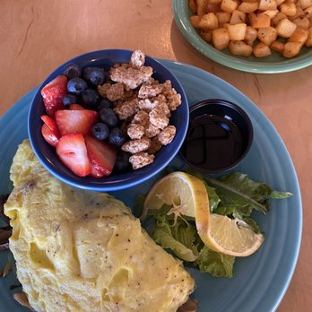 Yonah Coffee And Cafe - Spinach, mushroom, and feta omelette with side of fresh berries and homemade granola, and home fries -so delicious!!! - Coffee & Tea Near Me - Demorest, Georgia Yonah Coffee And Cafe - Spinach, mushroom, and feta omelette with side of fresh berries and homemade granola, and home fries -so delicious!!! - Coffee & Tea Near Me - Demorest, Georgia