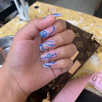 2Q Nail Spa + Eyelashes - Nail Salons Near Me - Montclair, California