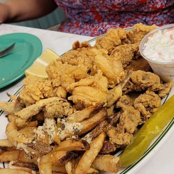 Casamento's Restaurant - Seafood platter - Seafood Near Me - New Orleans, Louisiana Casamento's Restaurant - Seafood platter - Seafood Near Me - New Orleans, Louisiana