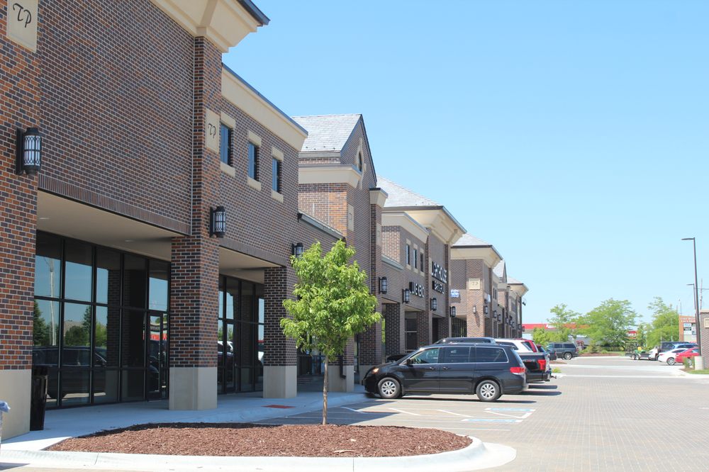 LYNCH MANAGEMENT Updated September 2024 19 Photos 10177 S 168th