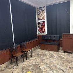 Marco's Pizza - Lobby / waiting area