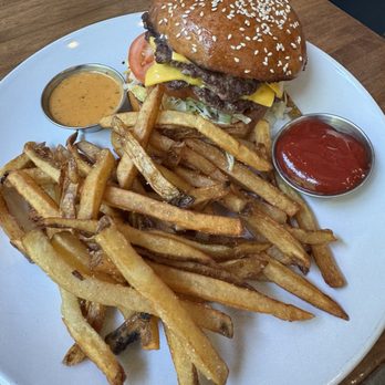 Crown Republic Gastropub - CRG Burger - Gastropubs Near Me - Cincinnati, Ohio