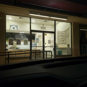 SweetSnow - Rude staff telling us to go wait outside after we ordered and NO ONE is around the empty parking lot - Desserts Near Me - Northridge, California SweetSnow - Rude staff telling us to go wait outside after we ordered and NO ONE is around the empty parking lot - Desserts Near Me - Northridge, California