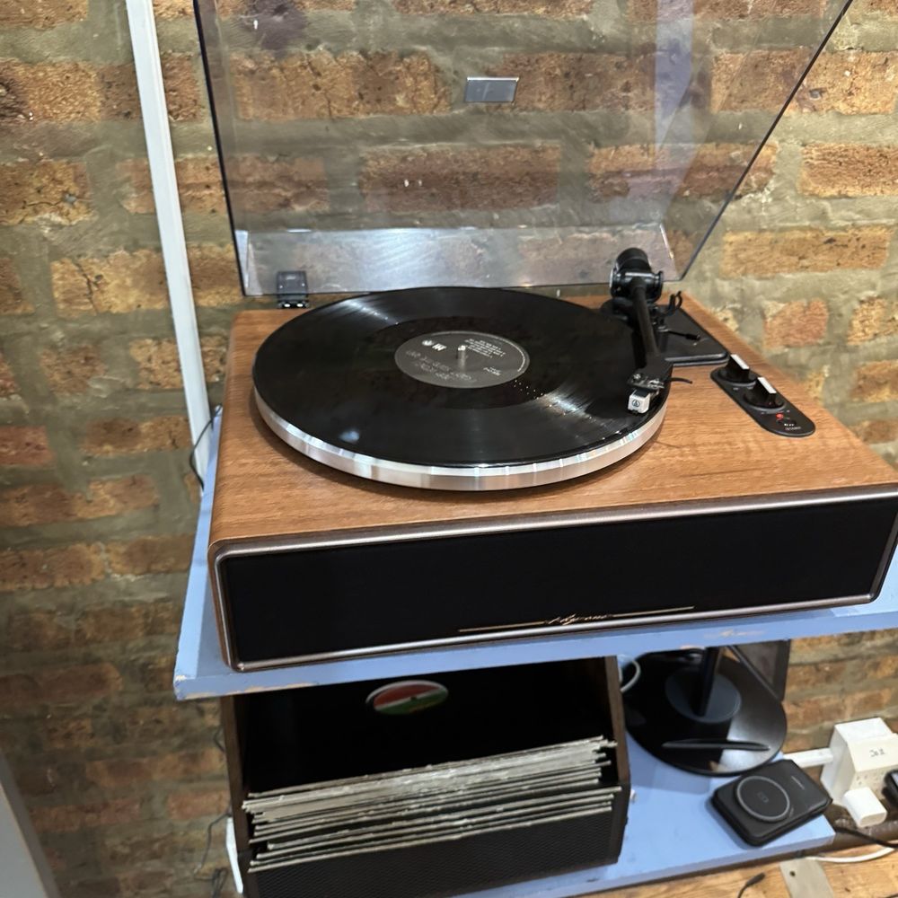 Luella's Southern Kitchen - Old school record player in the restaurant - Southern Near Me - Chicago, Illinois Luella's Southern Kitchen - Old school record player in the restaurant - Southern Near Me - Chicago, Illinois