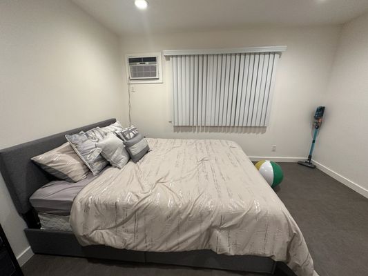 Hollywood Off Vine (Hov) by null