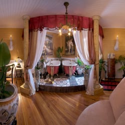 The Star Bed and Breakfast Inn - Bathroom in our suite!