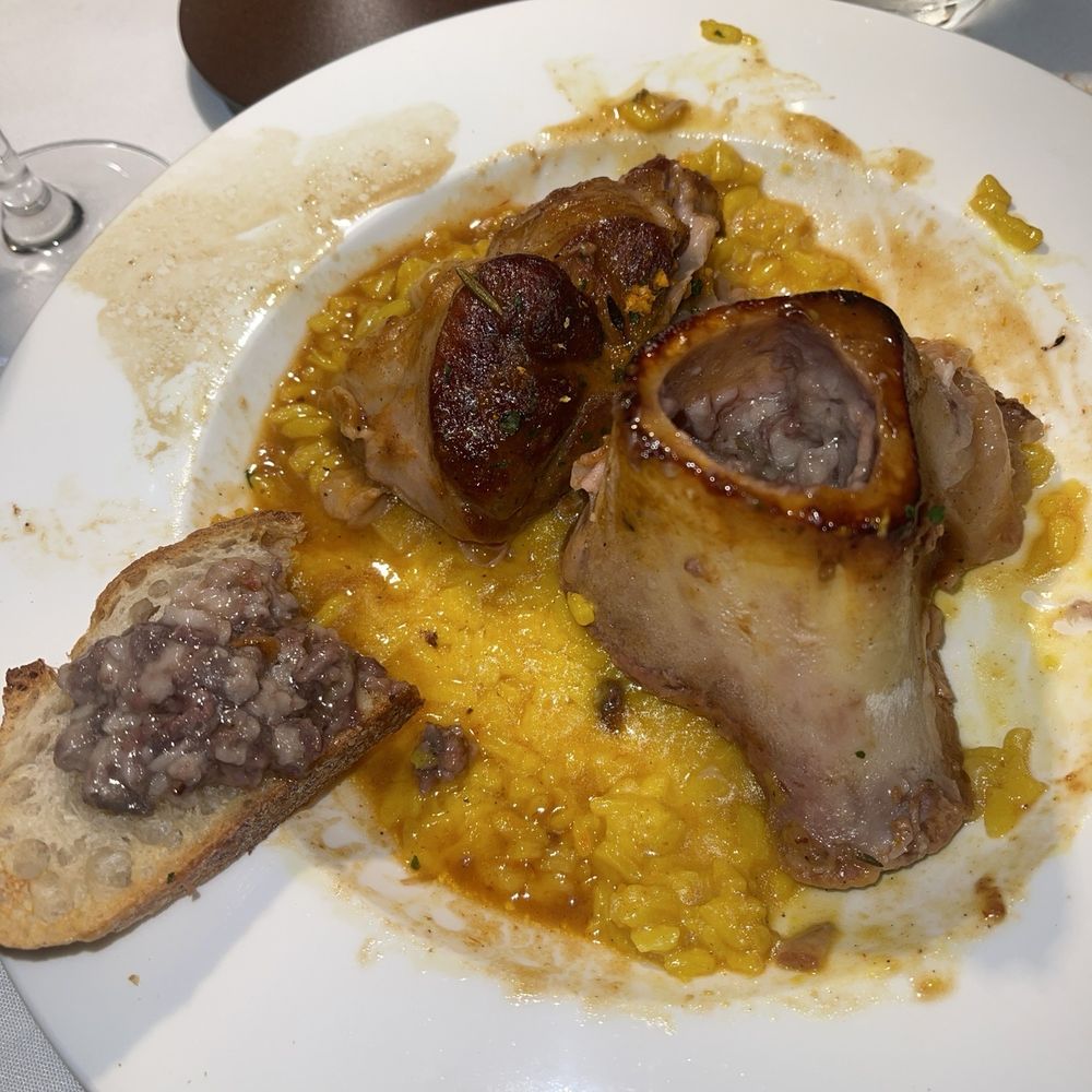 The best part of osso bucco is the marrow and this did not disappoint.