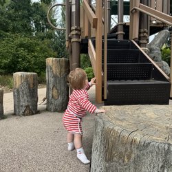 Wilsonville Engleman Park - Kiddo at the play structure