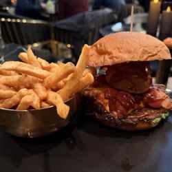Fancy Burger - Bronco Burger