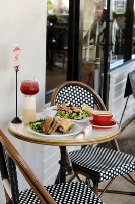 Le Petit Paris Cafe Mandarin by null