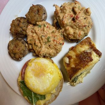 Granlibakken Tahoe - Stuffed mushrooms, crab cakes with crawfish remoulade, veggie quiche, eggs benedict - Ski Resorts Near Me - Tahoe City, California Granlibakken Tahoe - Stuffed mushrooms, crab cakes with crawfish remoulade, veggie quiche, eggs benedict - Ski Resorts Near Me - Tahoe City, California