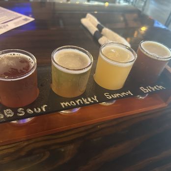 Aero Ale House - Beer flight - Gastropubs Near Me - Loves Park, Illinois