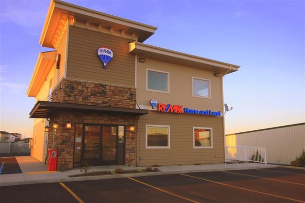 RE/MAX HOME AND LAND - Updated July 2025 - 10 Reviews - 710 SE Bishop ...