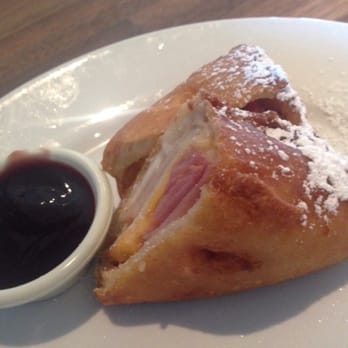 Cheddar's Scratch Kitchen - Monte Cristo - fried ham, turkey and cheese in a funnel cake. - American Near Me - Orlando, Florida