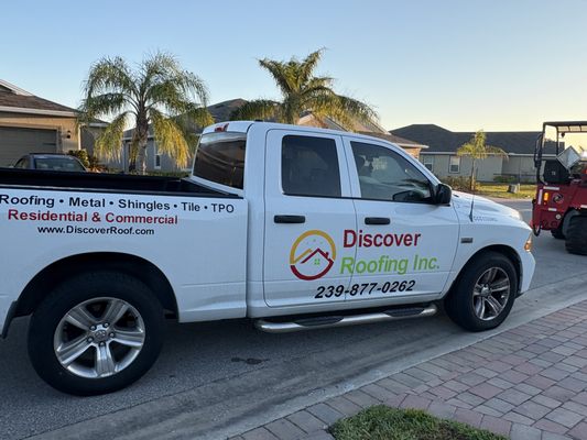 Discover Roffing Logo