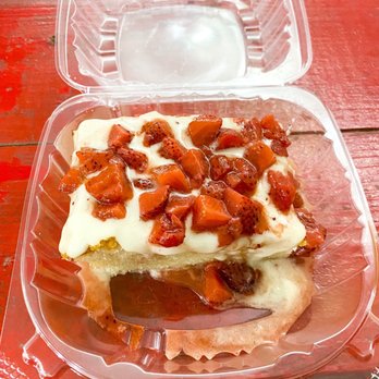 Vegelicious - Strawberry Cake YUM!! - Vegan Near Me - Nashville, Tennessee Vegelicious - Strawberry Cake YUM!! - Vegan Near Me - Nashville, Tennessee