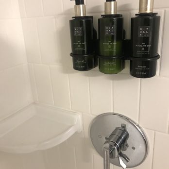 Meliá Orlando Celebration - Nice touch, shower gel, shampoo and conditioner complimentary. - Hotels Near Me - Celebration, Florida Meliá Orlando Celebration - Nice touch, shower gel, shampoo and conditioner complimentary. - Hotels Near Me - Celebration, Florida