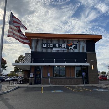 Mission BBQ - the front of the building - Barbeque Near Me - Bowling Green, Kentucky