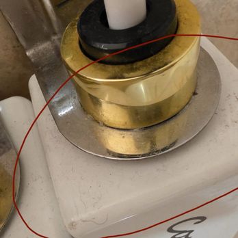 Oceanfront Lodge - Hair and dirt on the soap dispenser in the shower. - Hotels Near Me - Crescent City, California