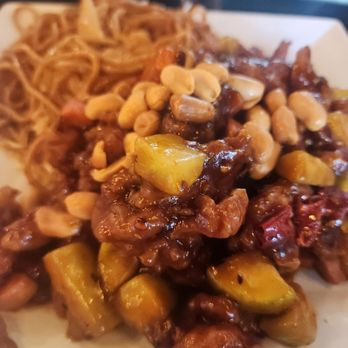 Noodle Works - General Tso Chicken - Chinese Near Me - Albuquerque, New Mexico