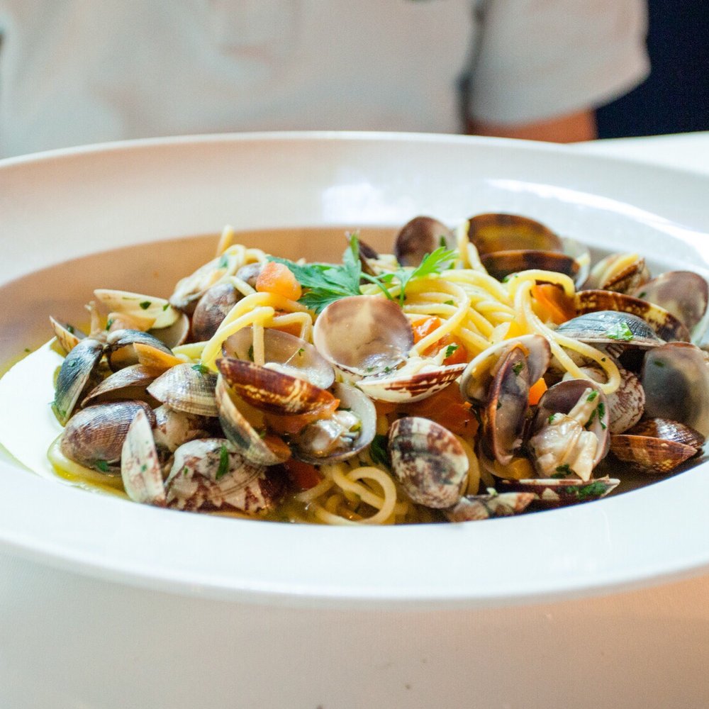 La Cucina - Spaghetti with oysters - Italian Near Me - Luzern, LU La Cucina - Spaghetti with oysters - Italian Near Me - Luzern, LU