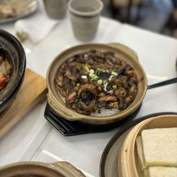Kings Kitchen - Eel Rice Claypot - Cantonese Near Me - Brooklyn, New York Kings Kitchen - Eel Rice Claypot - Cantonese Near Me - Brooklyn, New York