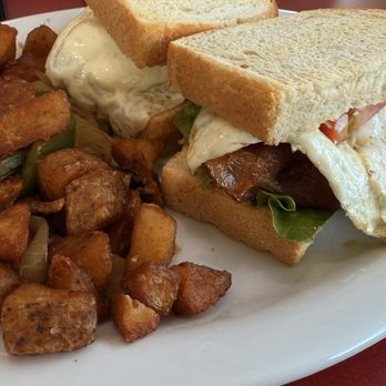 Friendly's - B.E.L.T.  Pretty tasty. Well cooked and good portion - Ice Cream & Frozen Yogurt Near Me - Orlando, Florida