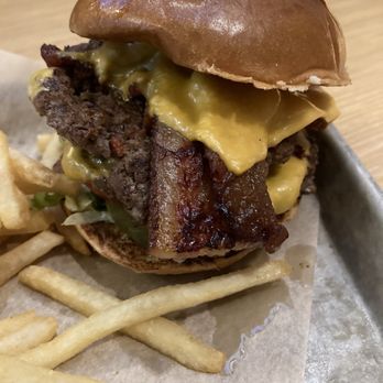Buffalo Wild Wings - Triple bacon cheeseburger - Sports Bars Near Me - Gurnee, Illinois Buffalo Wild Wings - Triple bacon cheeseburger - Sports Bars Near Me - Gurnee, Illinois