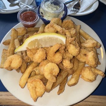 Boston Sail Loft - Fried Shrimp Plate - Bars Near Me - Boston, Massachusetts