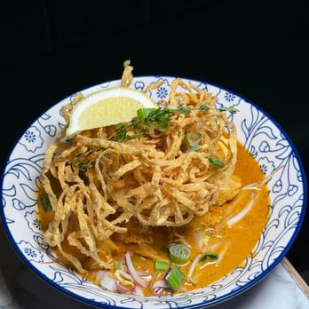 Am Thai Bistro - Thai Near Me - Brooklyn, New York