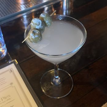 Armitage Alehouse - Martini - Pubs Near Me - Chicago, Illinois Armitage Alehouse - Martini - Pubs Near Me - Chicago, Illinois