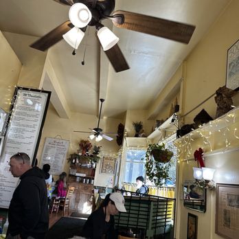 Mama's On Washington Square - Inside of the restaurant - Breakfast & Brunch Near Me - San Francisco, California