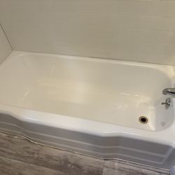 Superior Bathtub Refinishing - Bathtub
