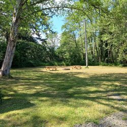 Wallicut River RV And Cabin Resort - Group Tent site for large gatherings