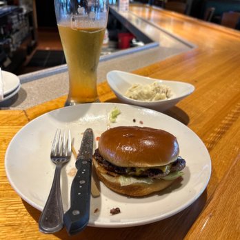 Applebee's Grill + Bar - The classic burger with mashed potatoes as we order it. - American Near Me - Middletown, New York Applebee's Grill + Bar - The classic burger with mashed potatoes as we order it. - American Near Me - Middletown, New York
