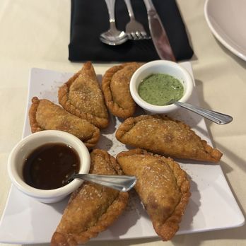 Everest Curry - Nepali Samosa - Indian Near Me - Sacramento, California Everest Curry - Nepali Samosa - Indian Near Me - Sacramento, California