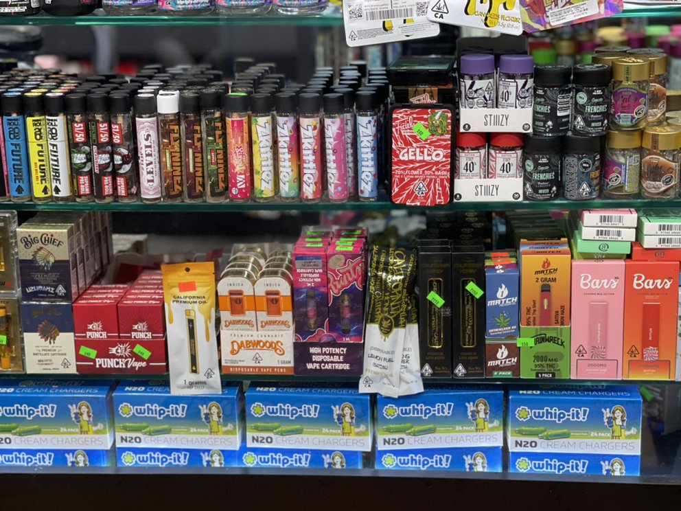 CLOUD 9 SMOKE SHOP Updated 2024 36 Photos 3908 47th Ave, New York