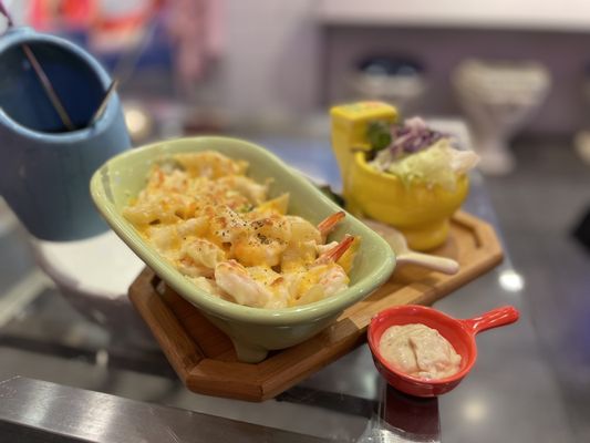 Modern Toilet Theme Restaurant by null
