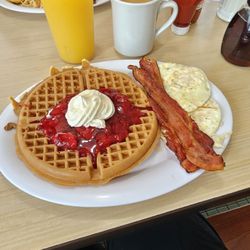 Huddle House - Yummy food and satisfied customers