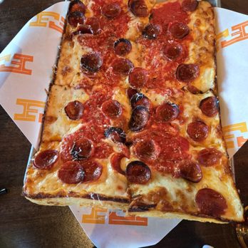 Federal Pizza - Tatum Blvd - Pizza Near Me - Phoenix, Arizona