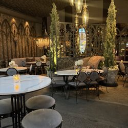 Vanderpump A Paris - Inside