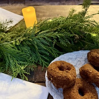 The Kinlands - Garland and treats - Farmers Market Near Me - Riverton, Utah