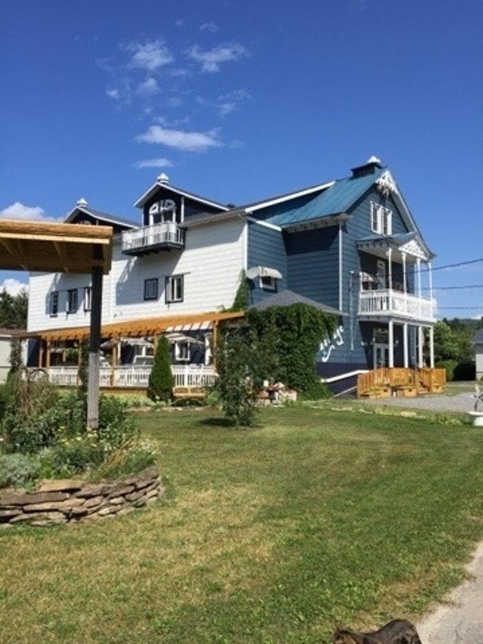 GÎTE DE LA VILLA Updated August 2024 10 Photos 555 Avenue