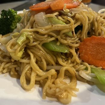 Thai Star BBQ - Vegetable Chow Mein Noodles - Thai Near Me - Corona, California