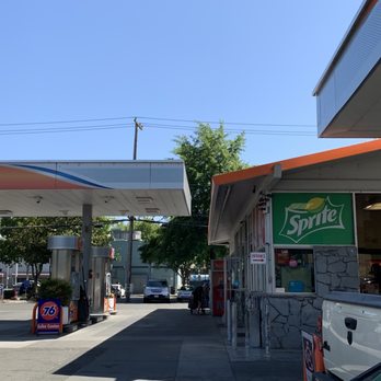 76 - Mechanic and store - Gas Stations Near Me - Sacramento, California
