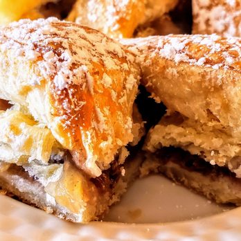 Le Cafe Du Val - Close up of the apple strudel - Cafes Near Me - Henderson, Nevada Le Cafe Du Val - Close up of the apple strudel - Cafes Near Me - Henderson, Nevada