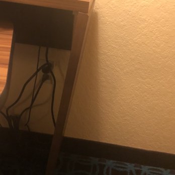 Fairfield by Marriott Inn & Suites West Palm Beach Jupiter - Another picture of the broken table thing - Hotels Near Me - Jupiter, Florida Fairfield by Marriott Inn & Suites West Palm Beach Jupiter - Another picture of the broken table thing - Hotels Near Me - Jupiter, Florida