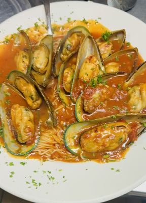 Milano's Italian Restaurant Pizza and Bar by null